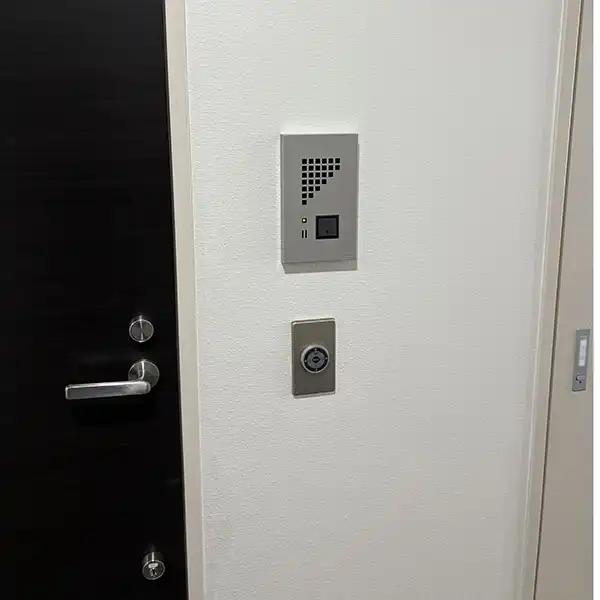 新しい壁面取付型キーリーダーヘッドに交換